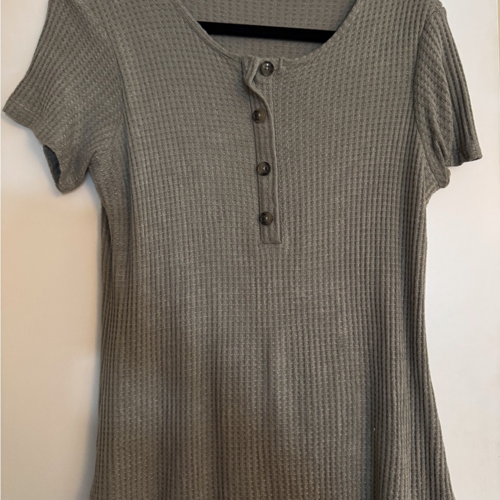 Kindred Bravely Sage Short Sleeve Nursing Top Size Medium